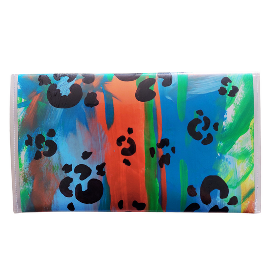 Tasje achterzijde van papier met vinyl in groen, blauw en koperkleuren en zwarte panterprint