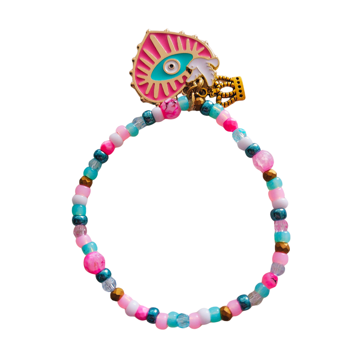 Armband met kleine kraaltjes in roze en turquiose tinten met groot hart bedel in fuchsia met blauw oog.