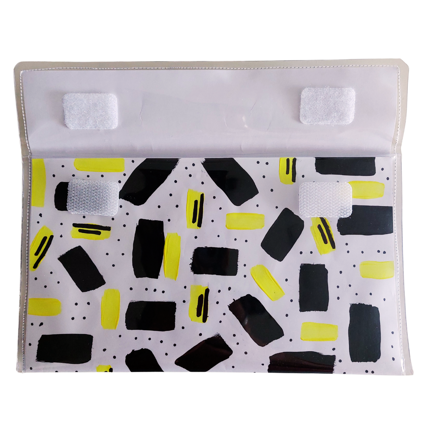 Artbag clutch binnenzijde zwart gele strepen op wit