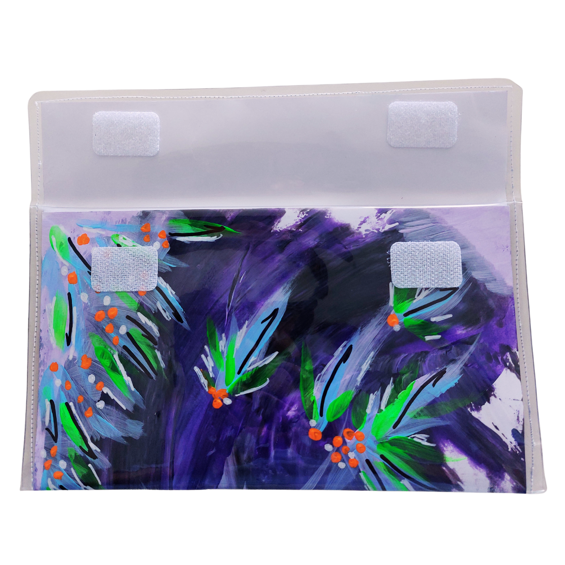 Tasje binnenkant in paars en lila met een bloempatroon in groen, oranje, zwart en wit accenten.