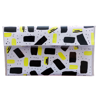 Artbag clutch voorzijde zwart gele strepen op wit