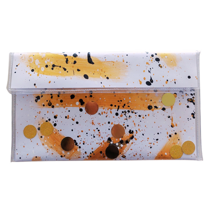 Artbag clutch voorzijde gouden strepen met zwarte spetters